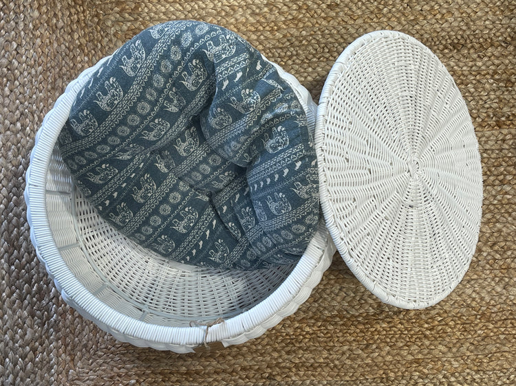 ELE LIGHT & DECOR Outdoor /Indoor White Pouf Wicker Footstool Storage Seat With Lid